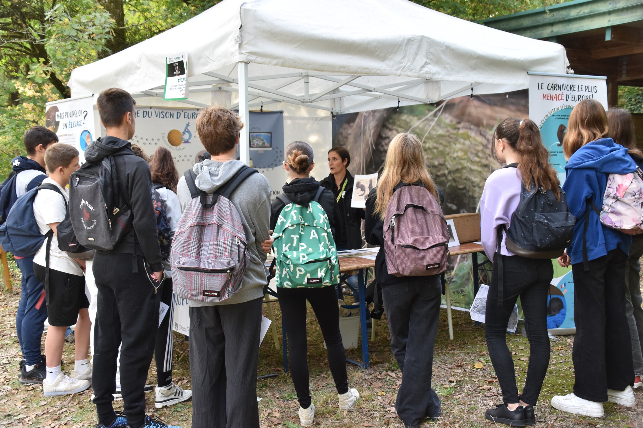 Les scientifiques du CNRS du Centre d'études biologiques de Chizé et les médiateurs du parc animalier Zoodyssée se sont réunis pour partager les dernières découvertes en écologie